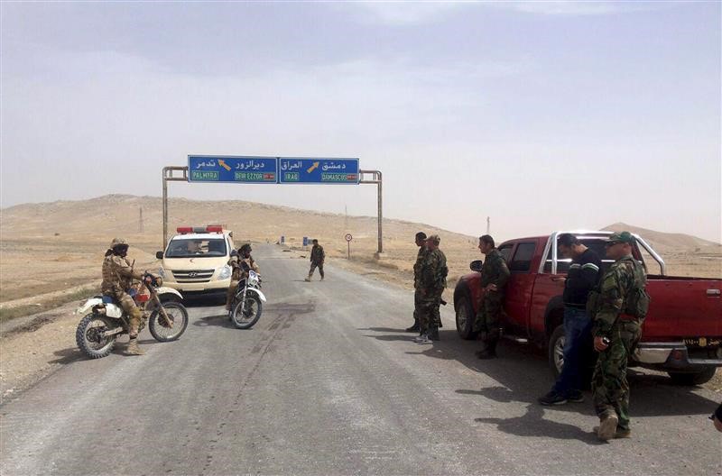 Syrian Army Forces At the Doors of ISIS Stronghold of Raqqa