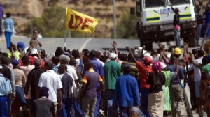 Police fire rubber bullets at striking farm workers in South Africa