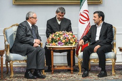 Ahmadinejad appreciates Egyptians welcome
