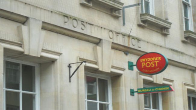UK post office staff to go on strike