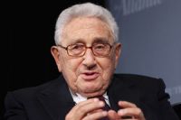 Kissinger says US media lying about Syria
