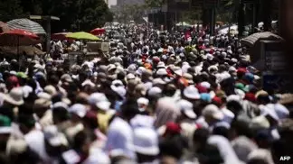 Pro- and anti-government protests under way in Egypt