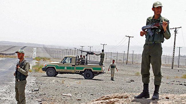 352803_Iran-Pakistan-Border