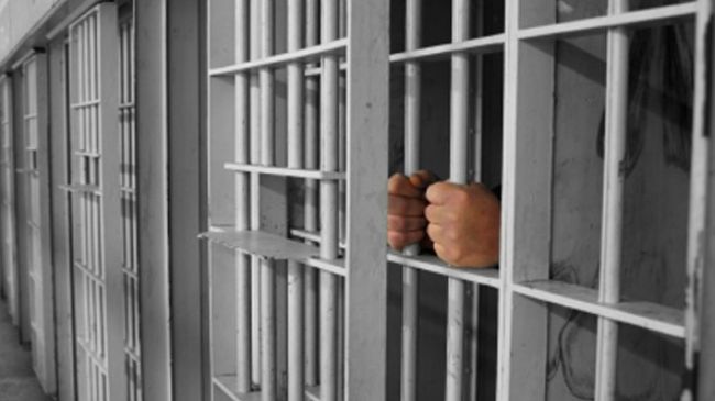 Azerbaijan to hand over 100 inmates to Iran