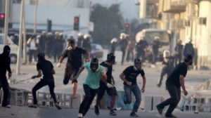 367744_Bahrain-proteters