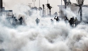 Bahraini police fires tear gas at protestors