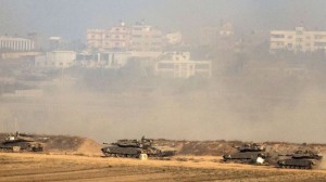 372091_Gaza-tanks