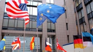 373203_US-EU-flags