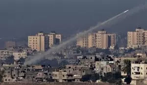 Hamas fires hundreds of rockets at Israeli areas