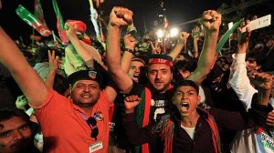 375966_Imran-Khan-Supporters