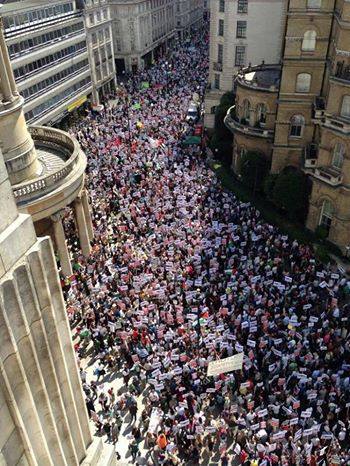Thousands of protesters in London supporting Gaza.