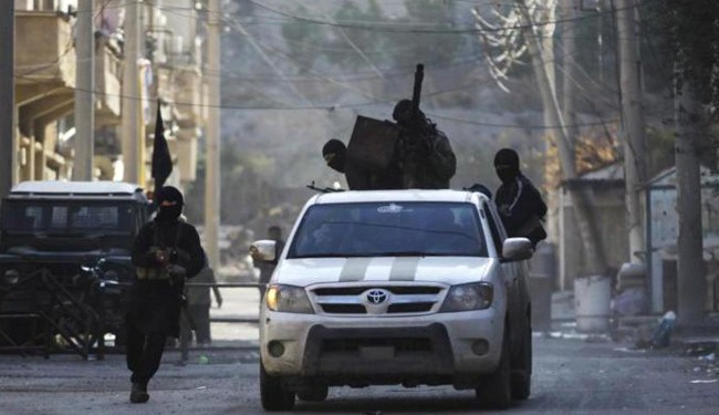 ISIL militants kill at least 20 civilians in Syria
