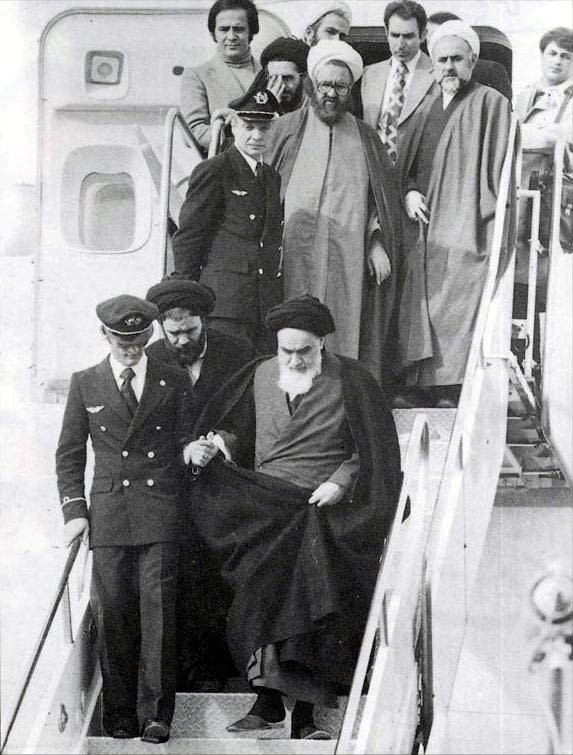Imam Khomeini Entered Iranian Soil + Photos