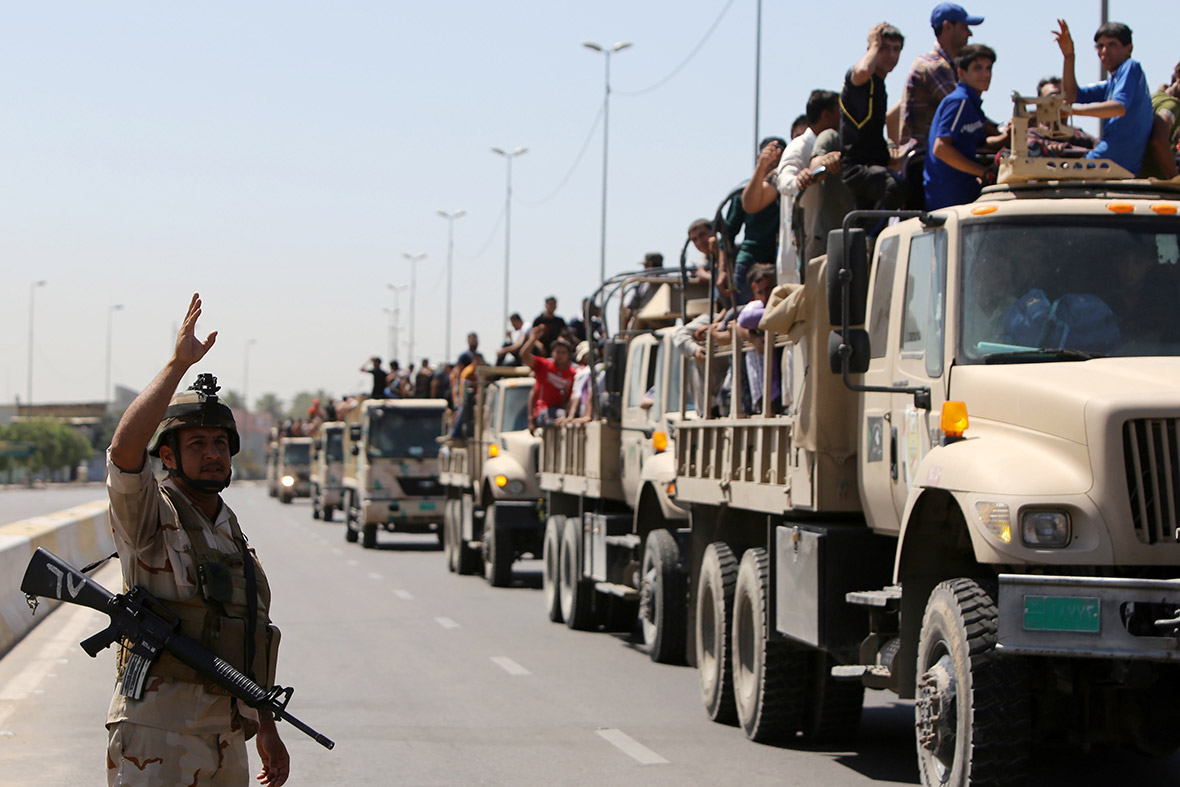 iraq-volunteers-trucks