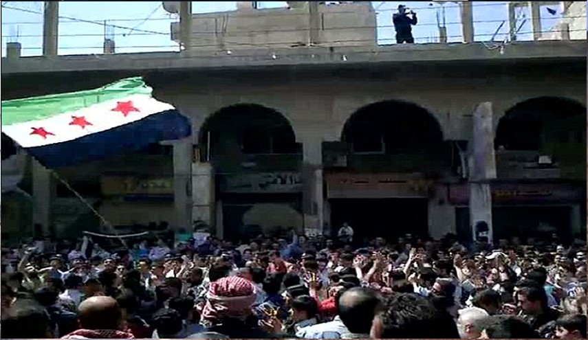 Thousands of Qudsaya Locals Demand Departure of Armed Groups Rejecting the Reconciliation
