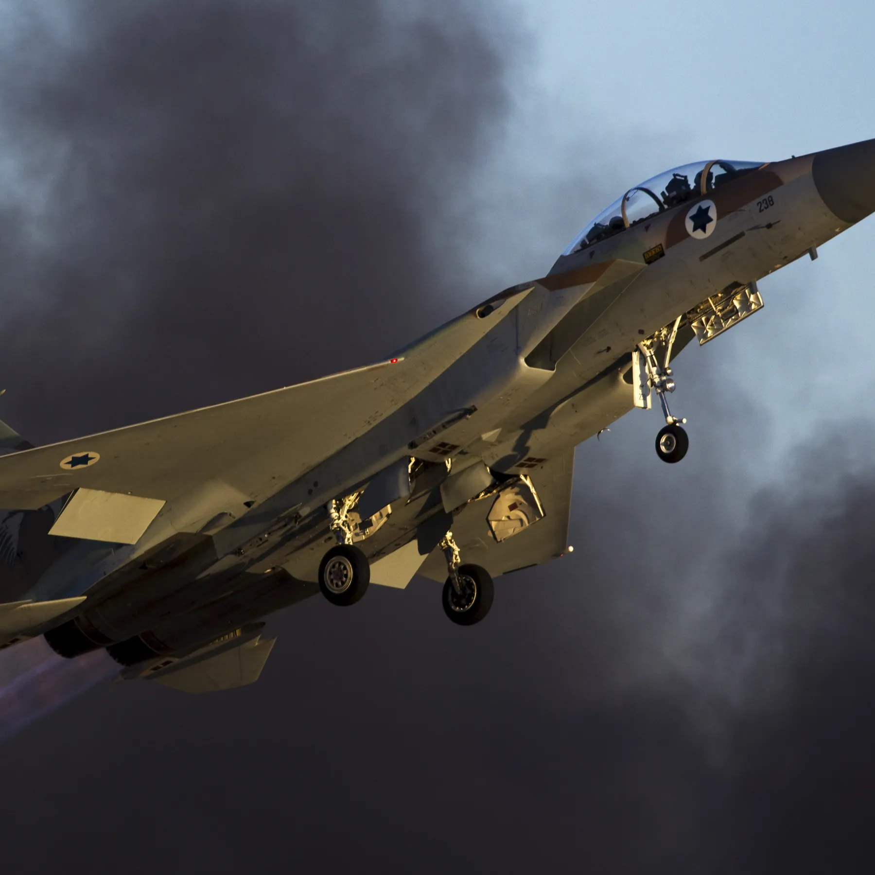 Zionist regime fighter jets bomb positions in southwestern Syria, neighboring Iraq: Report