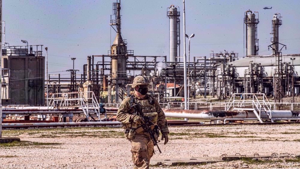 Terrorist US forces smuggle stolen Syrian oil into bases in Iraq: Report