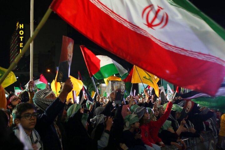 World thanks Imam Sayyed Ali Khamenei after Iran punishes Israel for its foolhardiness