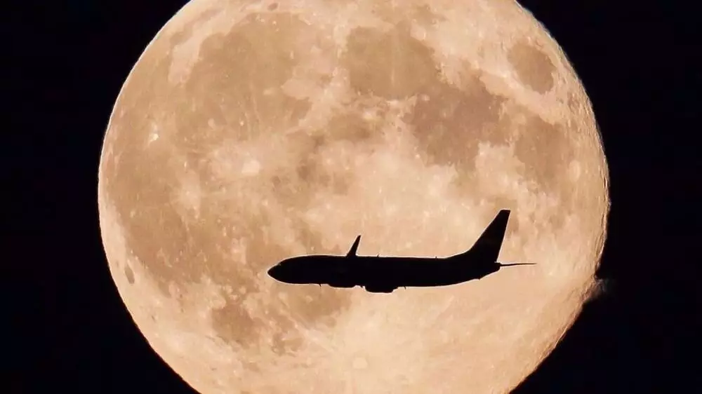Iran Shutters Western and Central Airspace to International Overflights